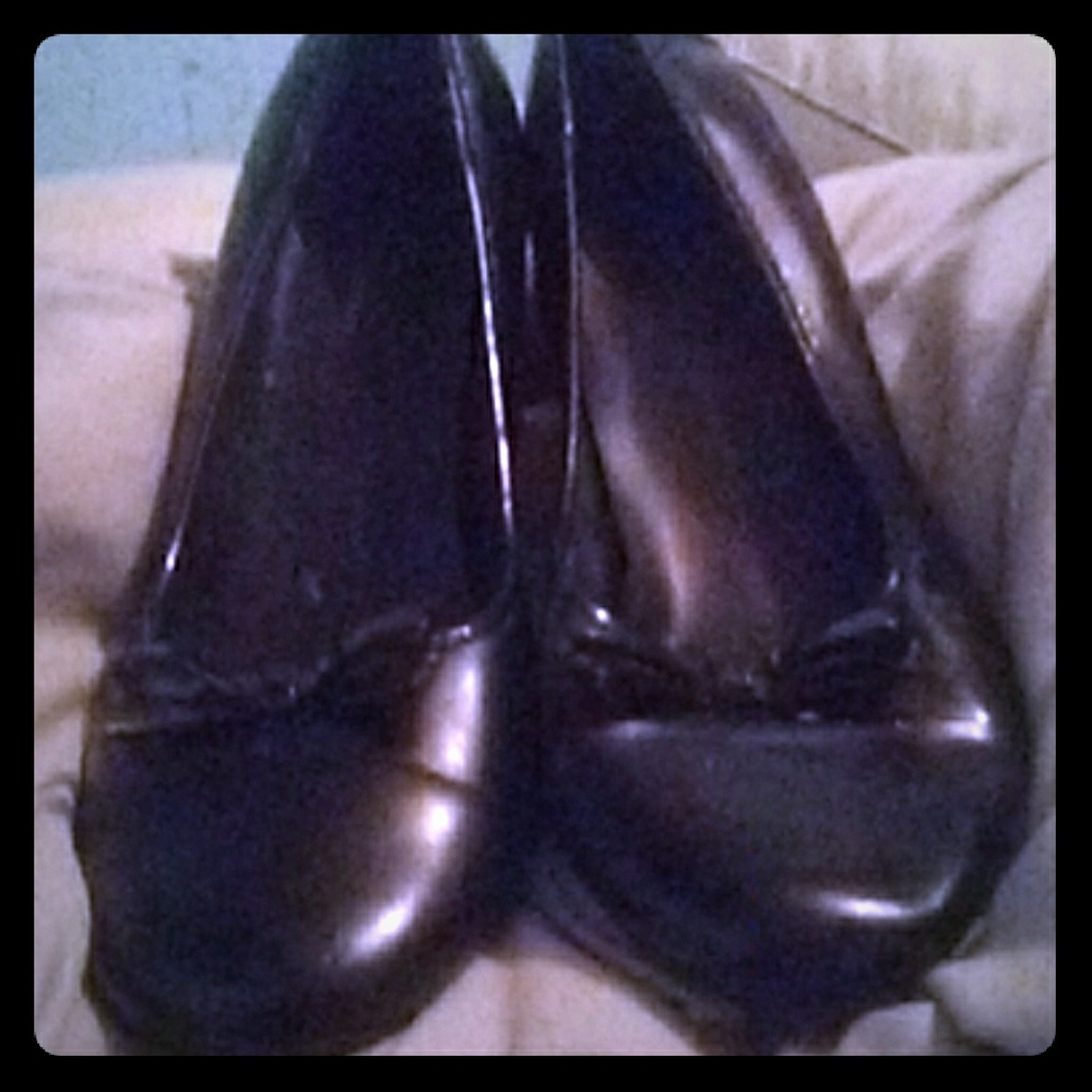 A paie of high heels.